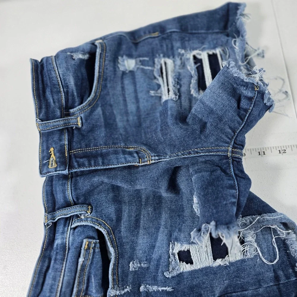 Judy Blue Distressed Raw Hem Denim Shorts Dark Wash Womens Size‎ Medium